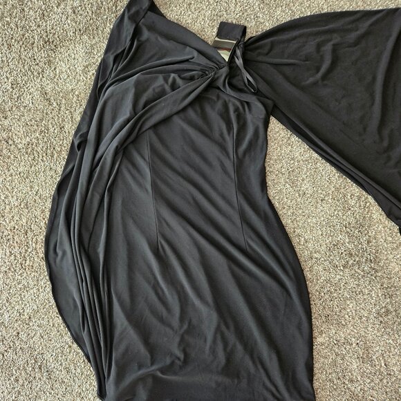 Le Chateau One-Shoulder Black Dress - Picture 5 of 9